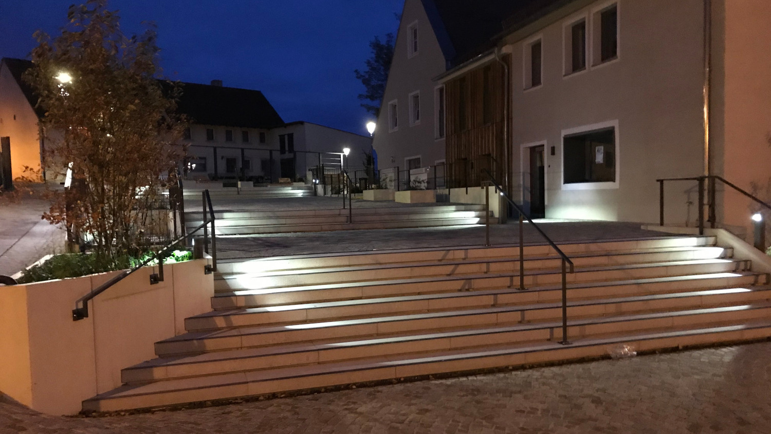 Dorfplatz und Bürger- und Vereinshaus Viereth